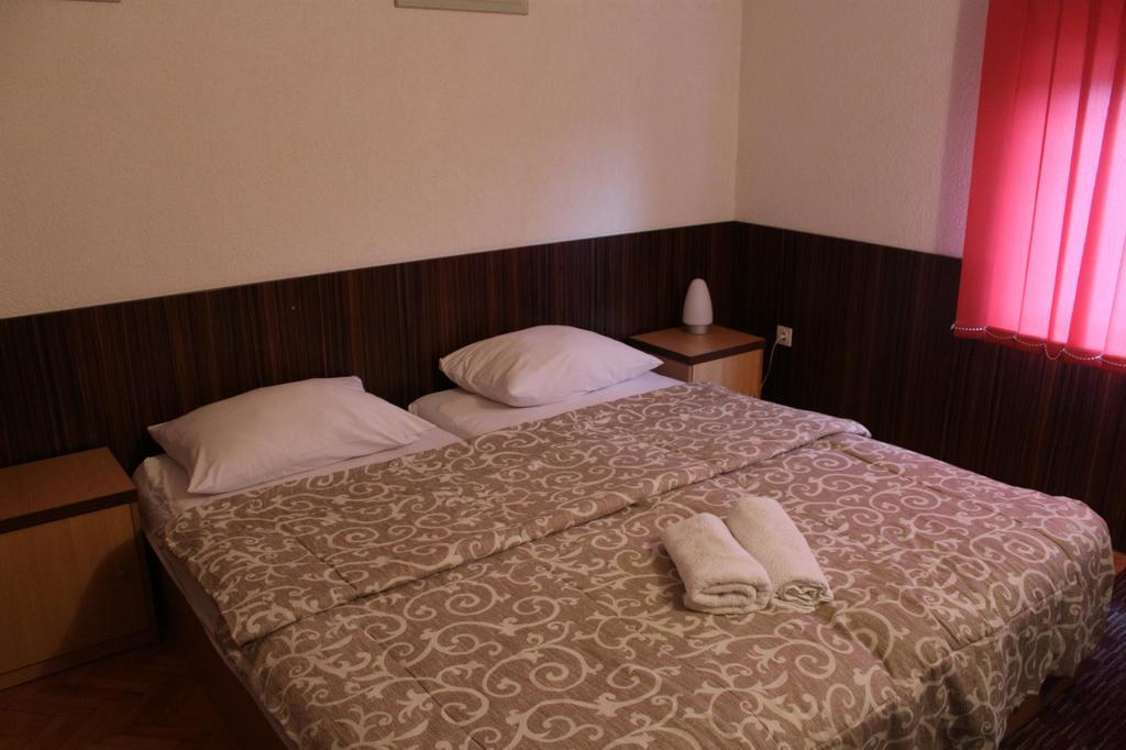 Hotel Piramida Sunca ヴィソコ 部屋 写真