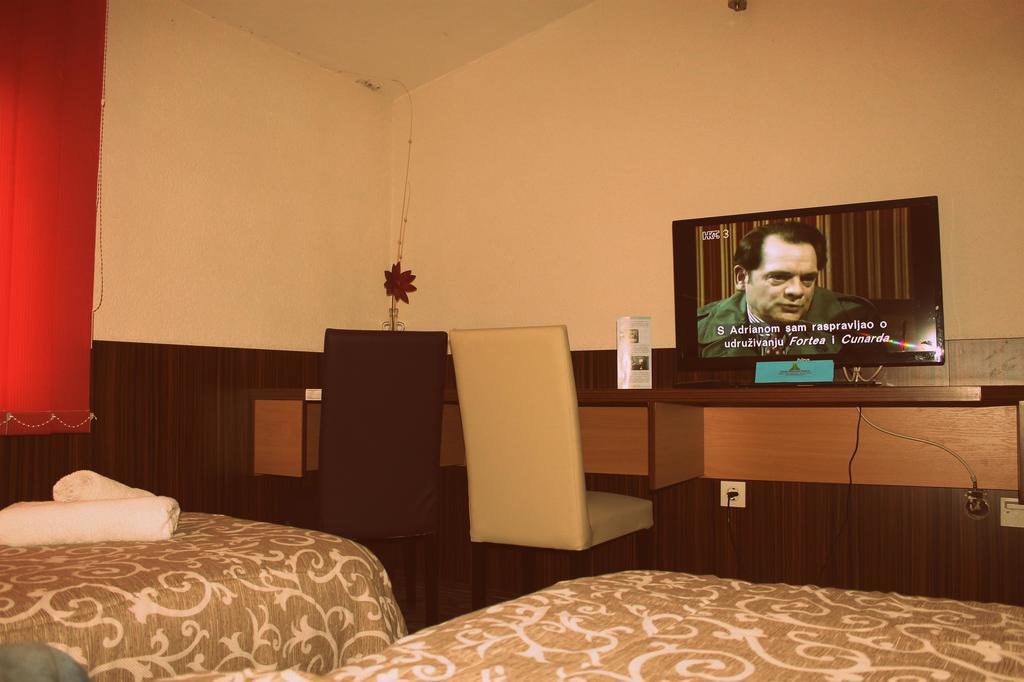Hotel Piramida Sunca ヴィソコ エクステリア 写真